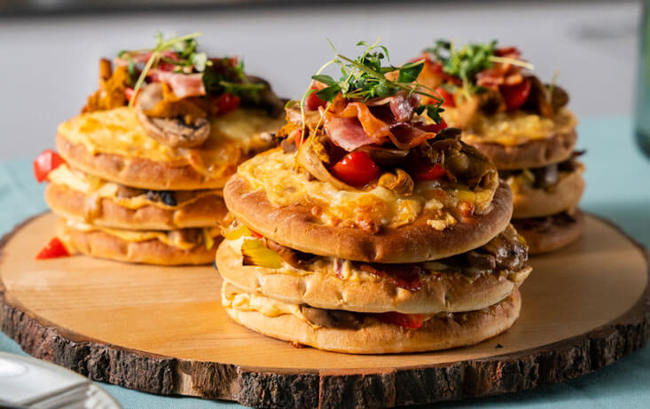 Varm sandwichkage med svamp og bacon - Recept | Pågen